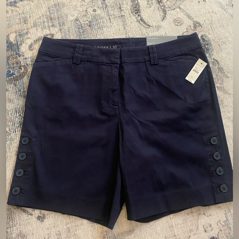 NWT - TALBOTS - Short 7” in navy - size 10
